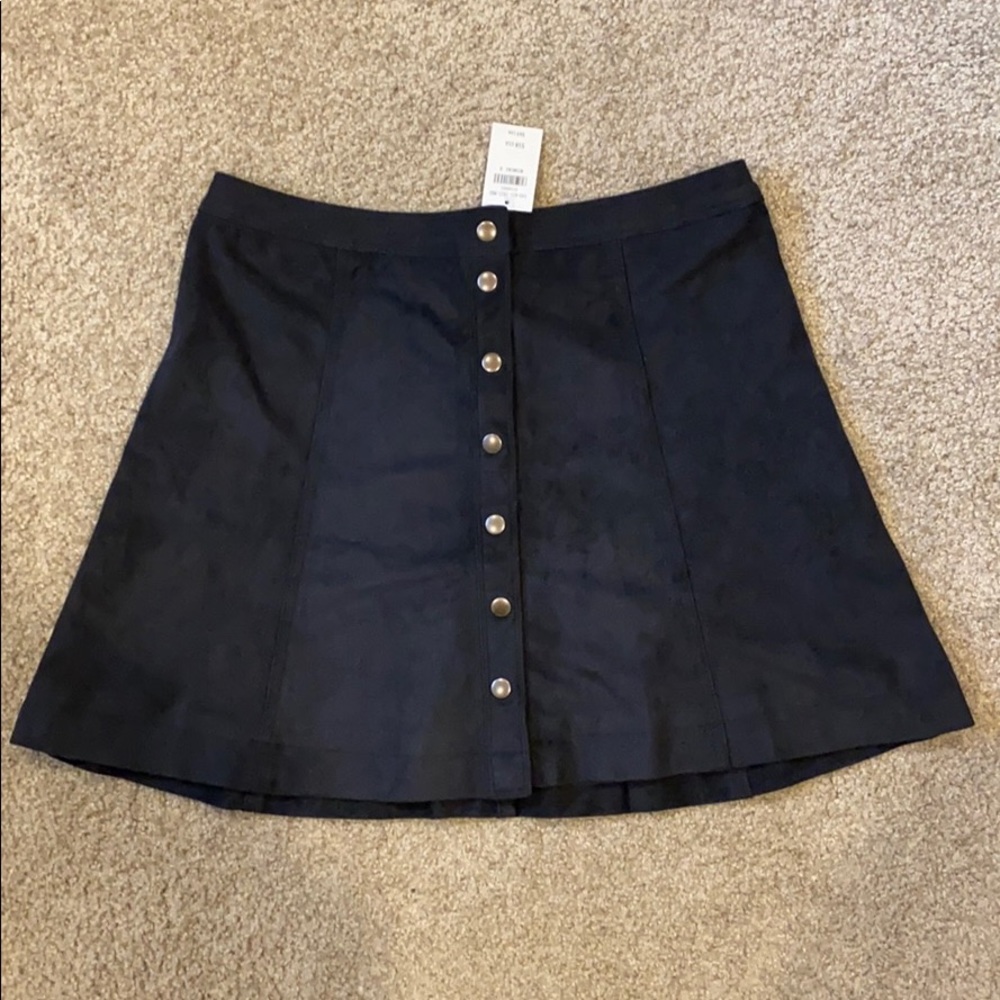 A&F Black mini skirt 🖤